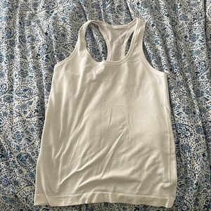 White lululemon tank